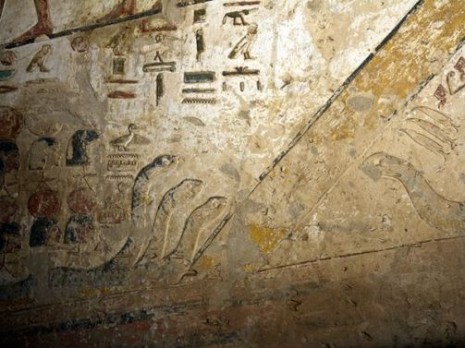 egypt-seti-tomb-tunnel-snakes_22989_600x450