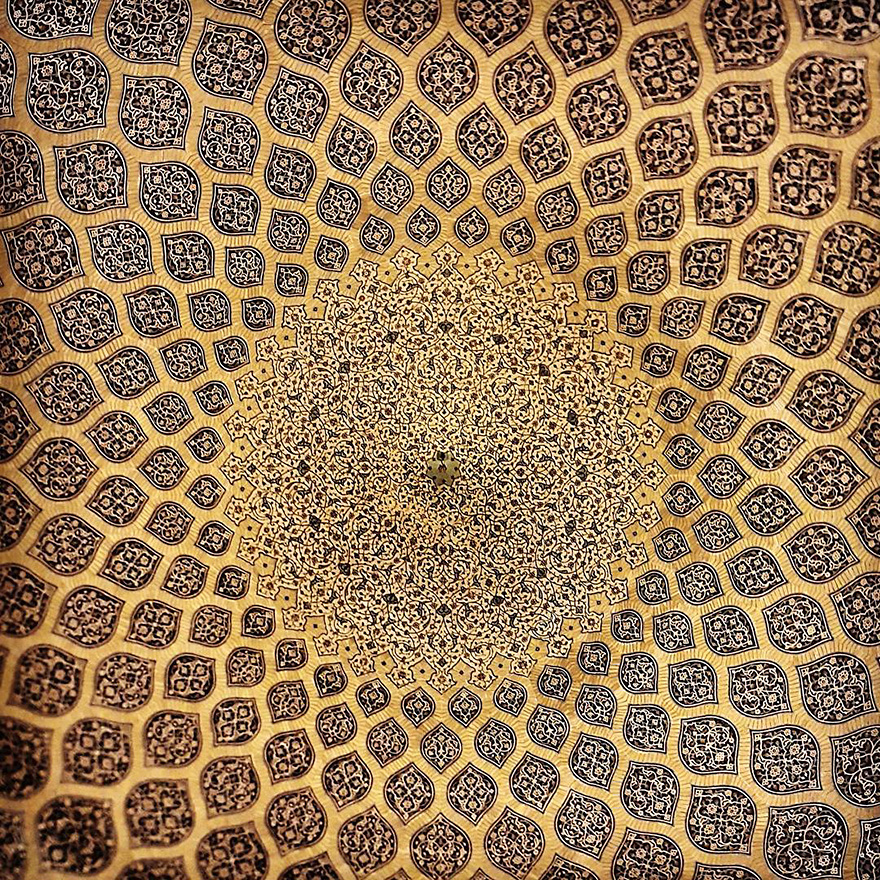 Sheikh-Lotfolah’s mosque in Esfahan, Iran