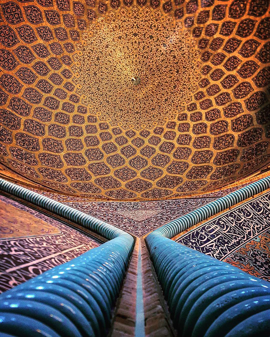 Sheikh Lotfollah mosque in Esfahan, Iran, 400 years old 2