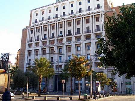 Istituto nazionale delle Assicurazioni (1938. M. Canino)