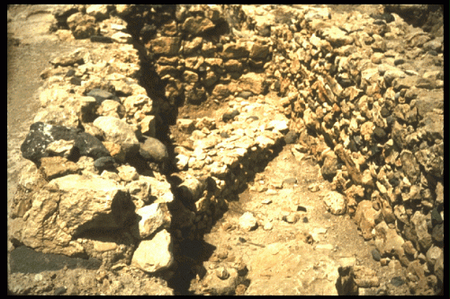 Tzv. “Kazamatski zid” (Lokalitet Megido) 