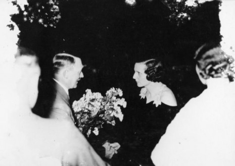 Adolf Hitler i Leni Rifenštal (Sammlung Berlin Document Center / Wikimedia Commons)