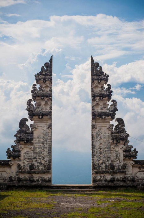 The extraordinary Pura Lempuyang Door (Bali, Indonesia)