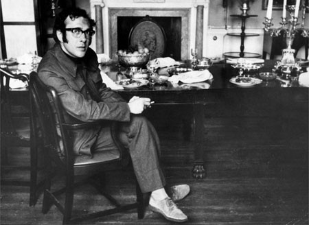 Nobel Prize-winning British playwright Harold Pinter died on Dec 24, 2008. He’d been suffering from liver cancer. 