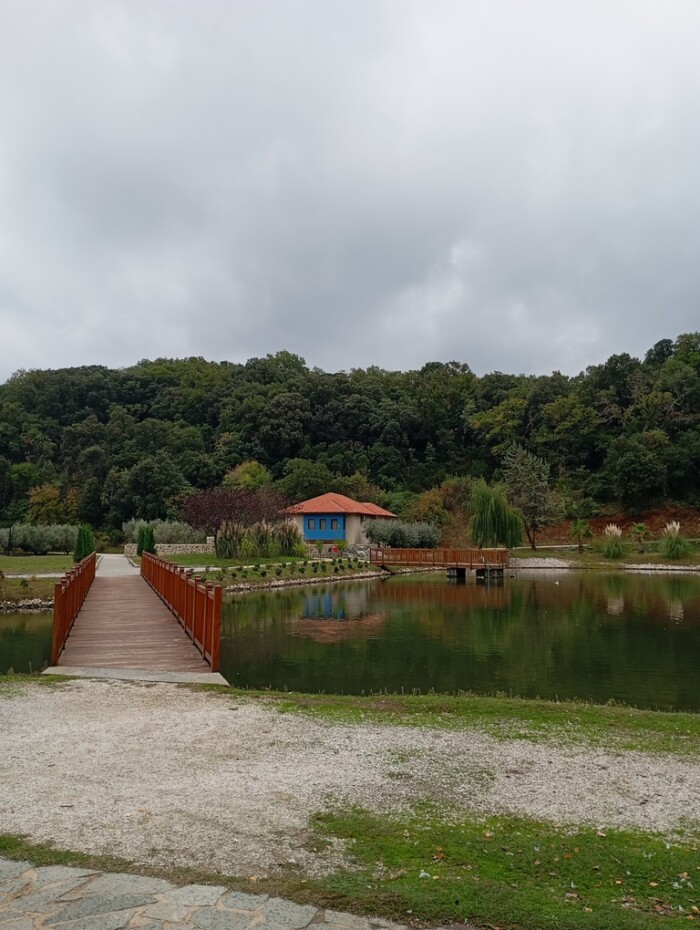 Слика на којој се налази отворен простор, облак, небо, траваСадржај генерисан AI-јем може бити нетачан.