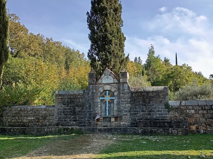 Слика на којој се налази отворен простор, трава, дрво, облакСадржај генерисан AI-јем може бити нетачан.